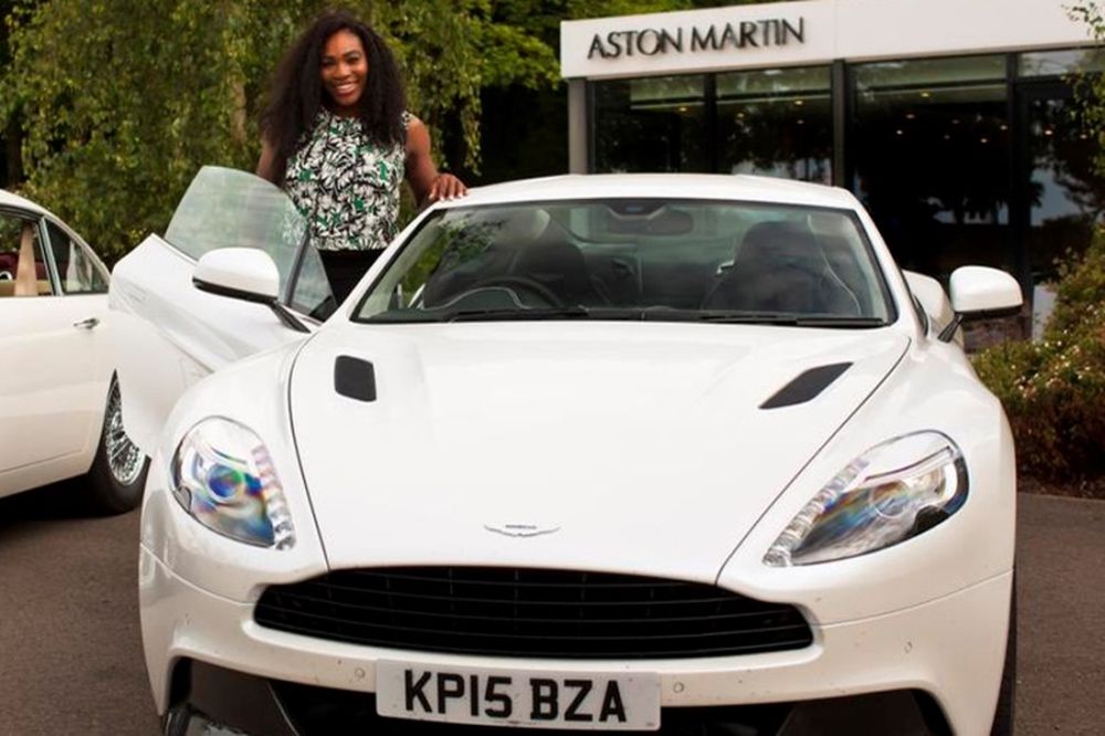 Η Serena γκαζώνει με Aston Martin (video)
