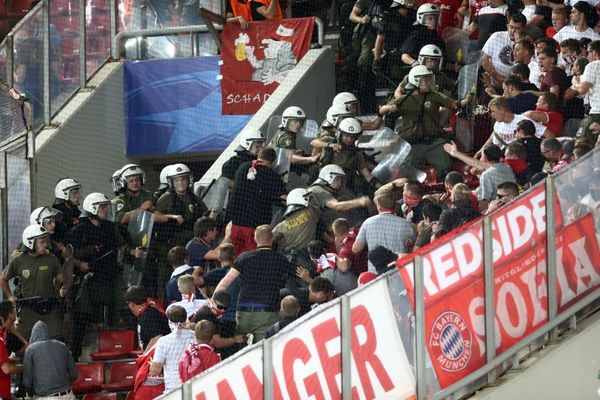 Αιματηρό το σκηνικό στο Φάληρο! (videos)