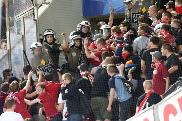 Εικόνες από τα επεισόδια στο «Γ. Καραϊσκάκης»! (photos)