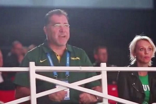 Απίστευτο… σόου από Σαμπόνις! (video)