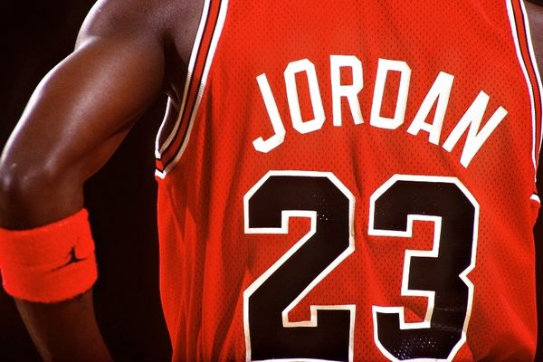 Στο Hall of Fame της FIBA o Τζόρνταν