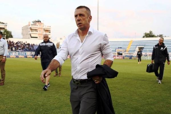  Μπήκε σφήνα και ο Νιόπλιας!