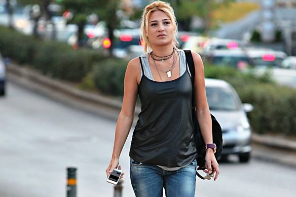 Φωτιά στα… ψώνια της η Φαίη (photo)