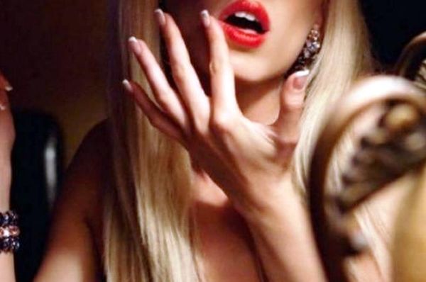 Η Νέλη αποκαλύπτει τι της αρέσει στο σεξ! (photos)