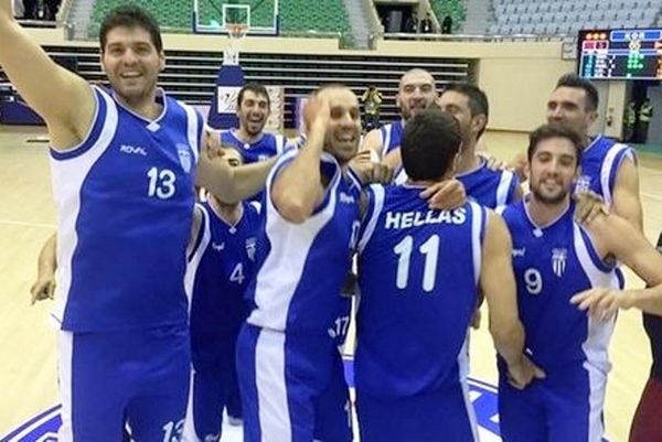 Ασημένια η Εθνική Ενόπλων!