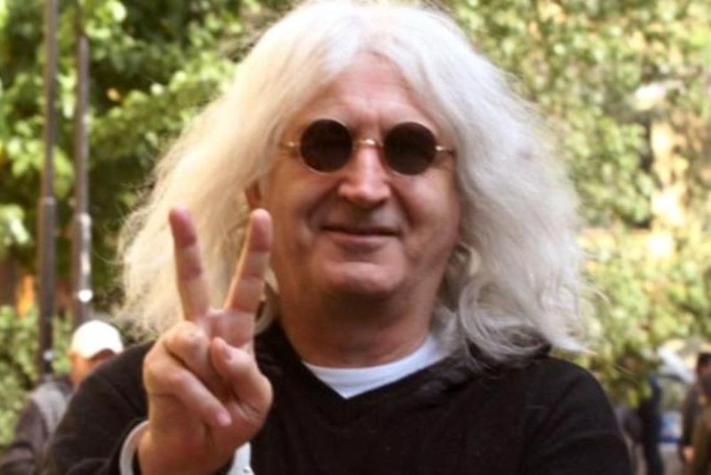 Δήλωση βόμβα: «Σατανιστής ο Καρβέλας»!