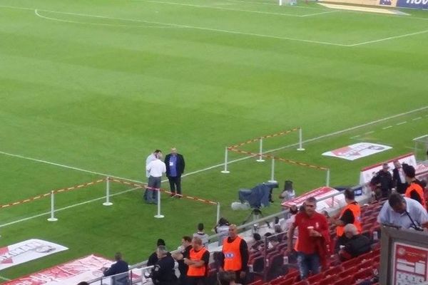 Ολυμπιακός-ΑΕΚ: Στον αγωνιστικό χώρο ο Μαρινάκης (video)