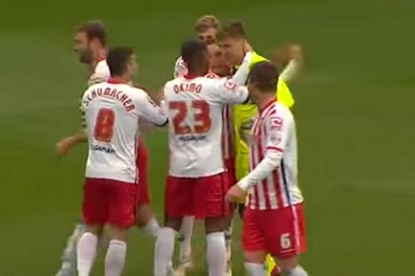 Το γκολ της χρονιάς από τερματοφύλακα στην Αγγλία! (video)