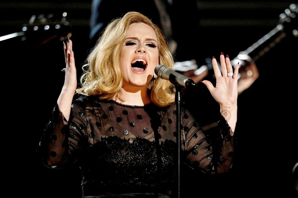 Το τραγούδι της Adele που διέλυσε το internet (video)