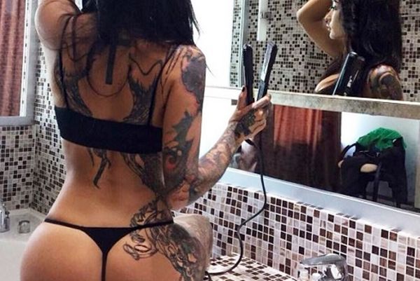 Γυμνάστρια… φωτιά (photos)
