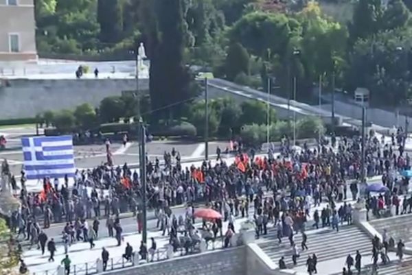 Επεισόδια στο κέντρο της Αθήνας - Δείτε LIVE