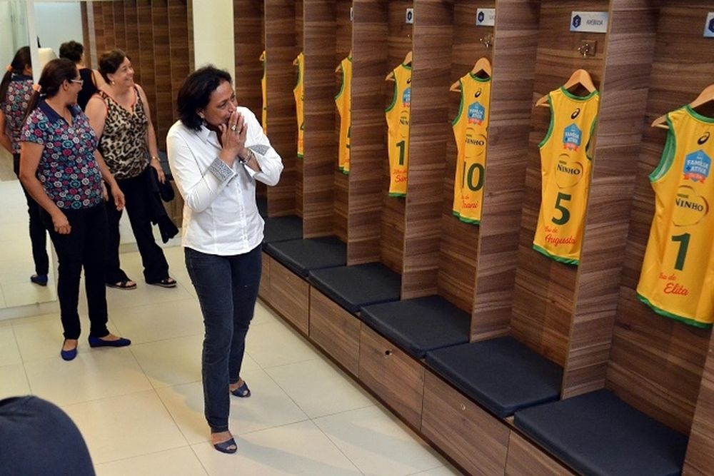 Μάνα είναι μόνο μία… (photo+video)