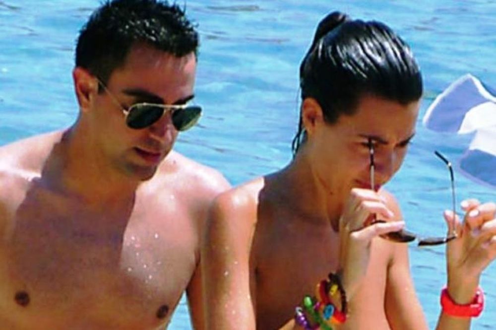 Topless η γυναίκα του Τσάβι
