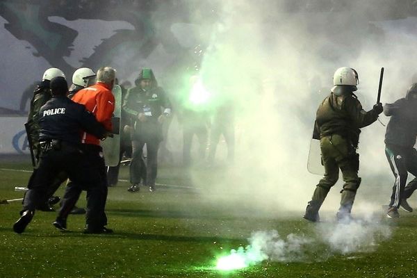 Παναθηναϊκός-Ολυμπιακός: Φωτοβολίδες σε παίκτες των «ερυθρόλευκων»!