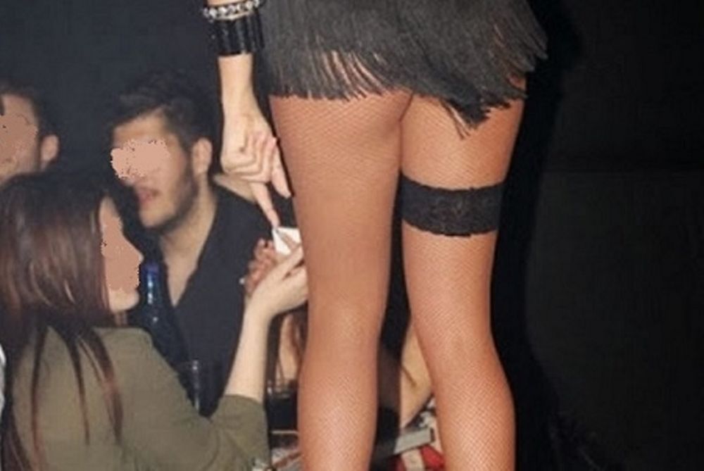 Κόλαση η Ελληνίδα τραγουδίστρια (photos)