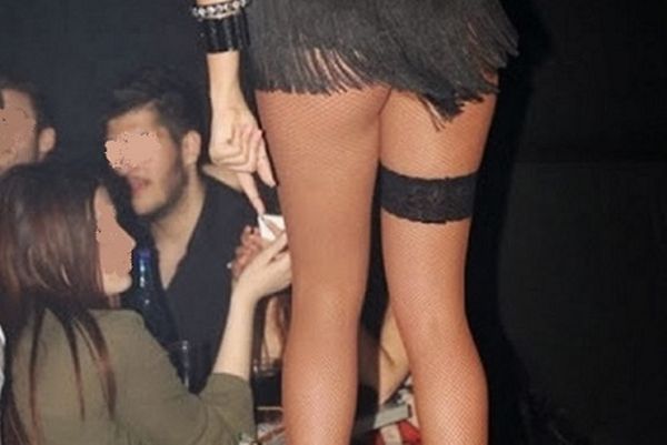 Κόλαση η Ελληνίδα τραγουδίστρια (photos)