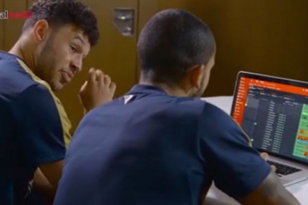 Οι «κανονιέρηδες» παίζουν... Football Manager (video)