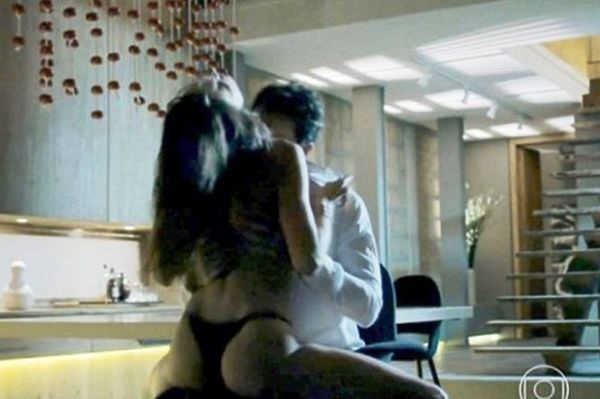 Έκανε… τσόντα η Αλεσάντρα Αμπρόσιο