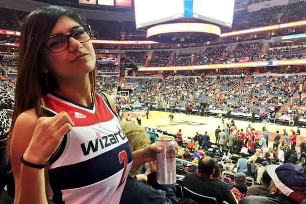 Διάσημη πορνοστάρ τρέλανε το NBA (photos)