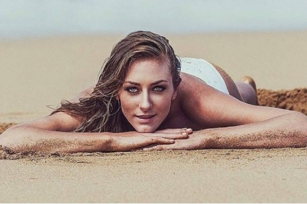 Χτίζει «ατζούρι» παλάτια στην άμμο (photo+video)