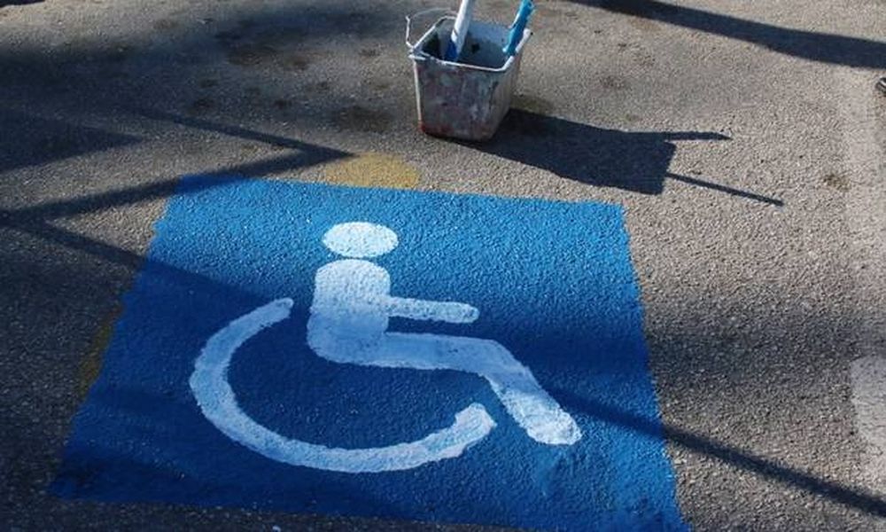 Αίσχος: Ζητούν «μαχαίρι» στα επιδόματα αναπήρων και πολυτέκνων!
