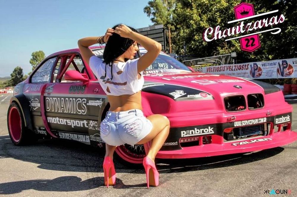 Μία… μπέμπα μπροστά στην μπέμπα! (photos)