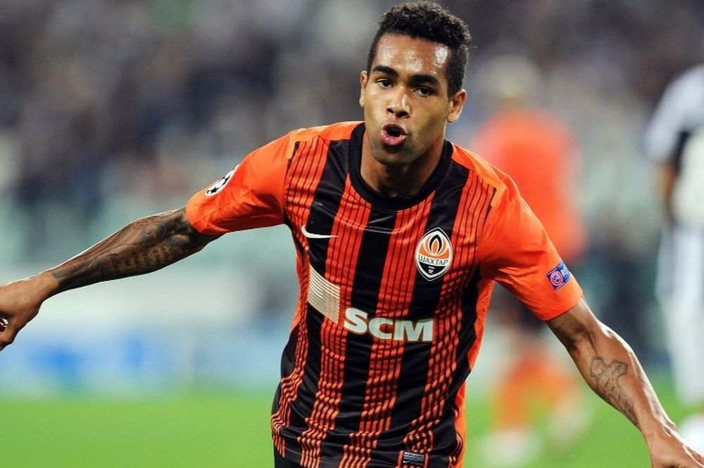 «Σφήνα» της Λίβερπουλ για Τεξέιρα!