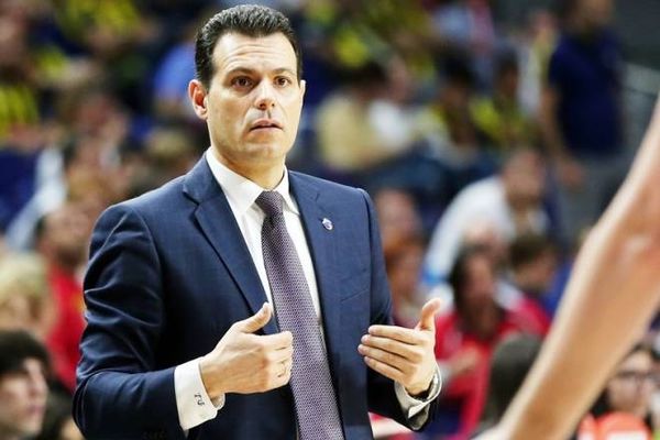 «Κάρφωσε» διαιτητές και... Ολυμπιακό ο Ιτούδης! (video)