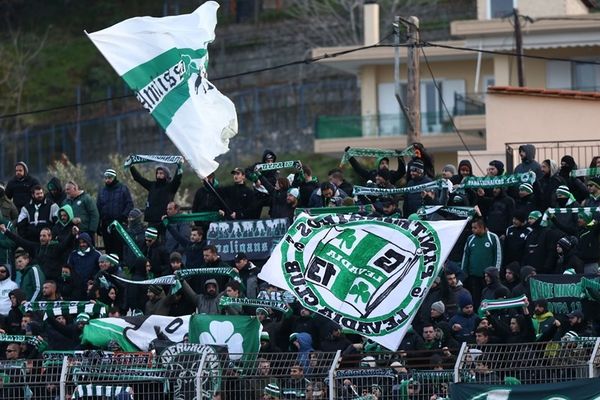 Αυτά είναι τα πανό που προκάλεσαν την διακοπή στη Λιβαδειά! (photos)