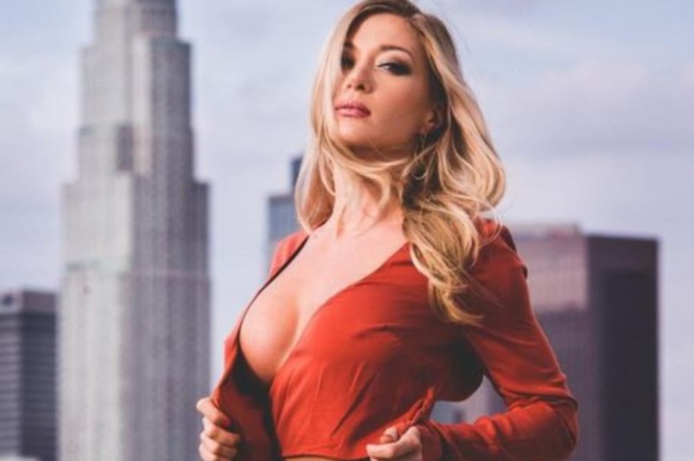 Tα πετάξε όλα έξω η Έλενα! (photos)
