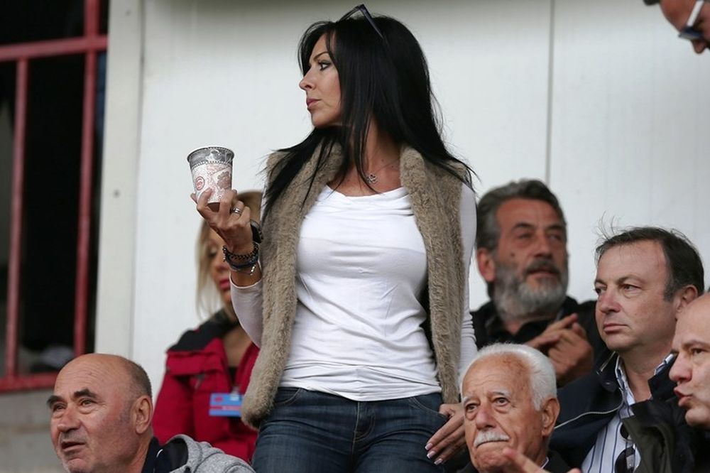 Τα καυτά κορίτσια της κερκίδας (photos)