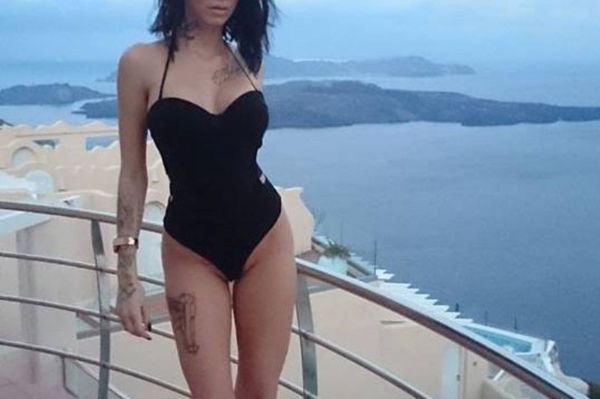 Κόλαση στο μπαλκόνι η Ελληνίδα πορνοστάρ! (photos)