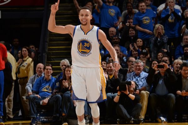 NBA: Εξωγήινος Curry! (videos)