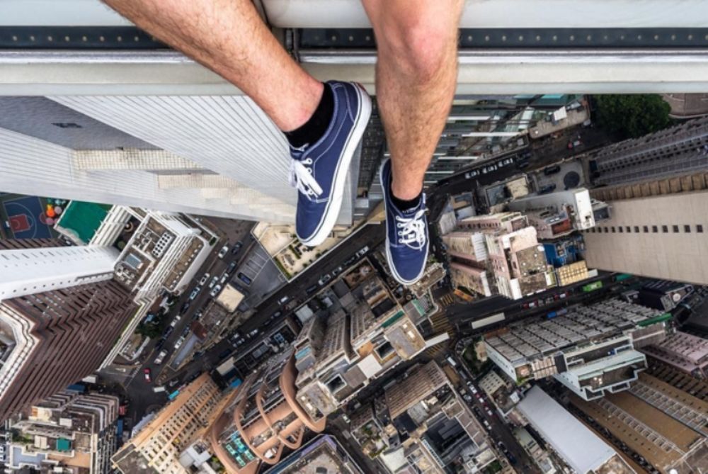   Ήρωας στα social media o 18χρονος Ρώσος που δε φοβάται τα ύψη! (photos+video)