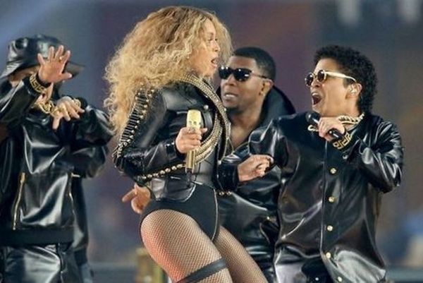 Η Beyonce και αν «έκαψε» το Super Bowl! (photos+video)
