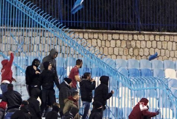Μπάτε σκύλοι αλέστε!