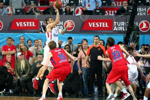 ΤΣΣΚΑ: Έτσι ο Ολυμπιακός την έκανε… πελάτισσα (videos)