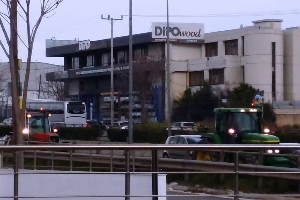 Αγρότες: Η πορεία των τρακτέρ για την Αθήνα (video)