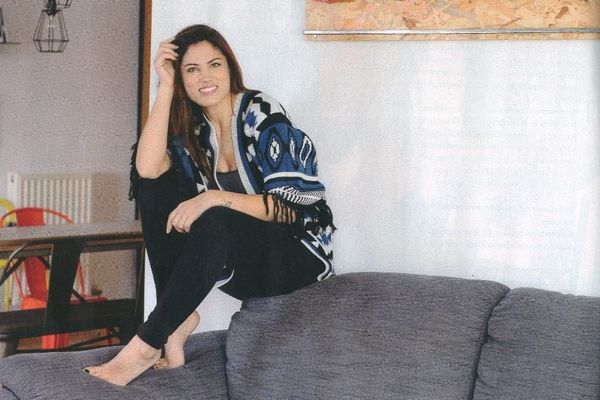 Οι ποδάρες της Μαίρης Συνατσάκη (photo)