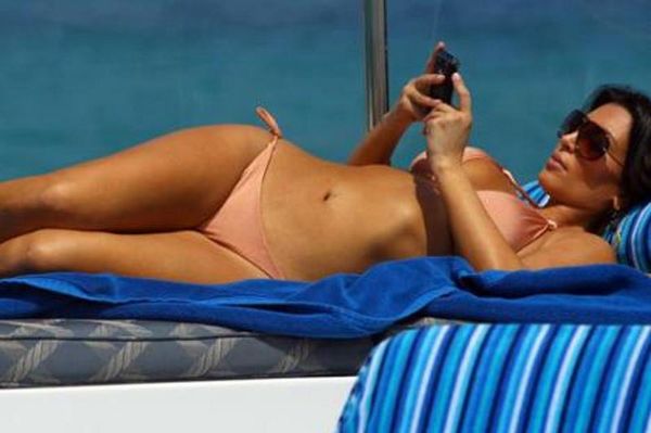 Οι «καυτές» celebrities... διακοπάρουν σε γιοτ! (photos)