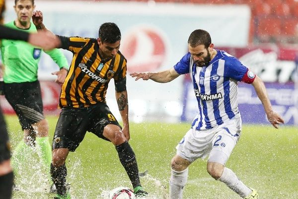 Χάρισε την κόκκινη στον Βάργκας ο Σπάθας (video)