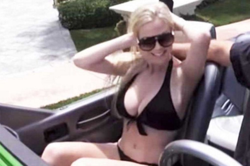 Η πιο... καυτή οδηγός οχήματος! (video)
