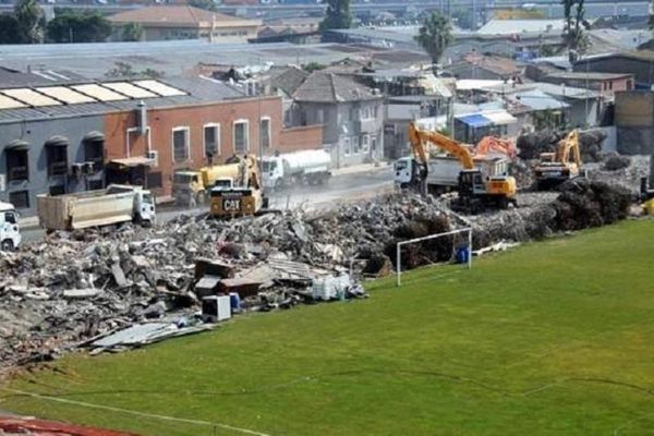 Γκρεμίστηκε το ιστορικό γήπεδο του Πανιωνίου! (photos)