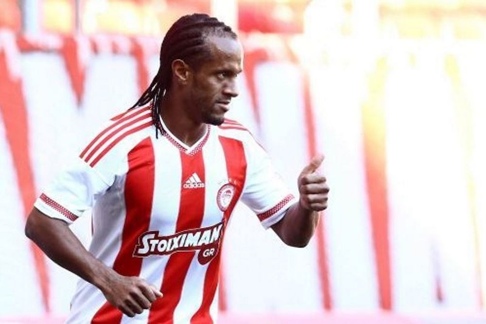 Ανανεώνει με Σαλίνο