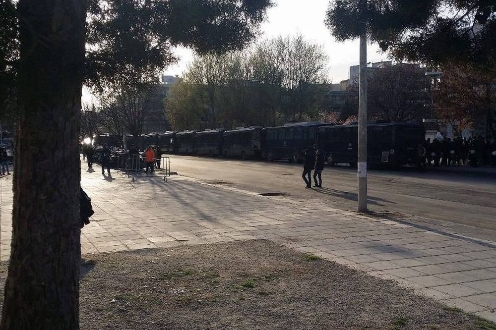 ΠΑΟΚ - Ολυμπιακός: Ένταση και δακρυγόνα!