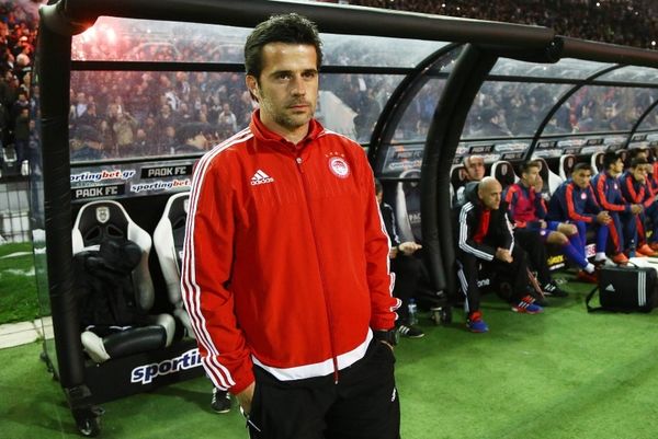 ΠΑΟΚ-Ολυμπιακός: Έριξαν ποτήρι στον Σίλβα! (video)