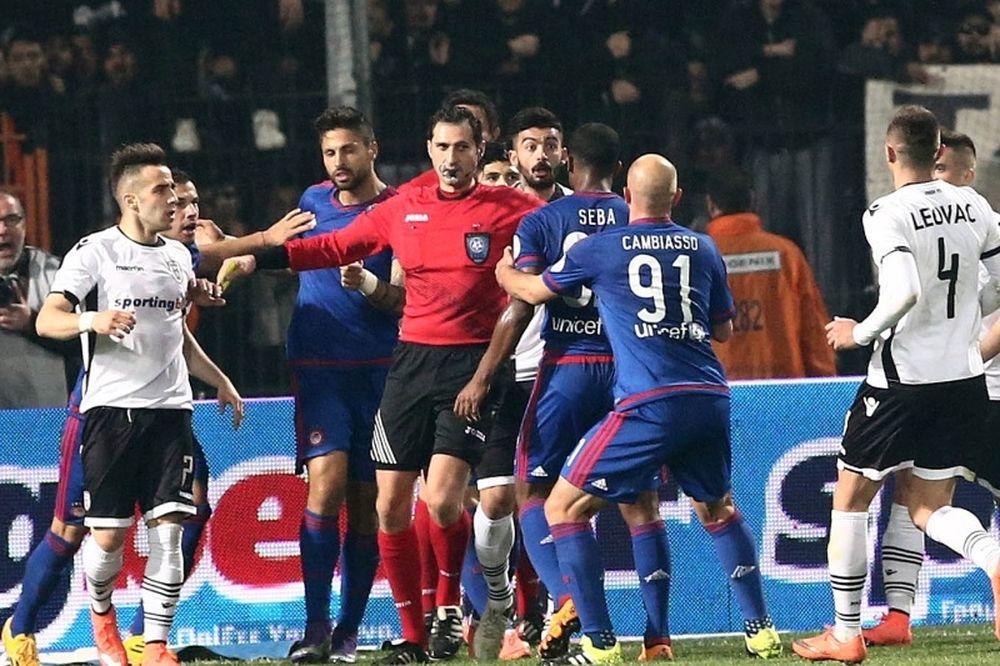 Η αποβολή του Μακ και ο απόλυτος χαμός! (video)