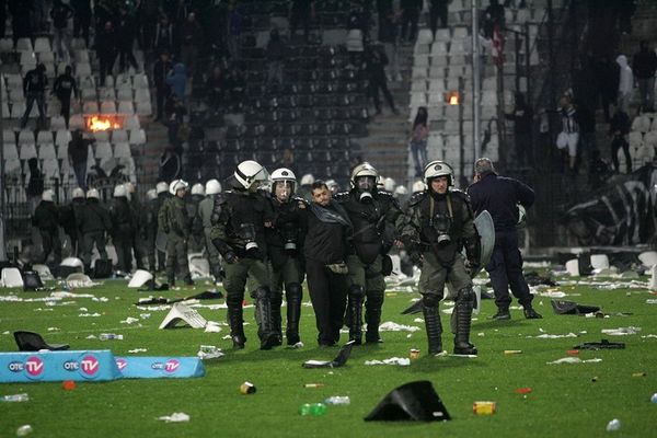 ΠΑΟΚ: Συλλήψεις 13 οπαδών στην Τούμπα