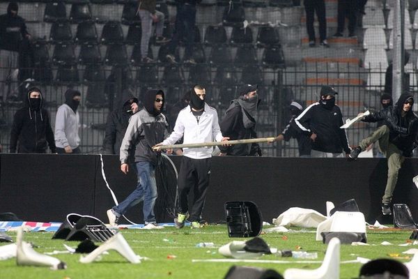 ΠΑΟΚ - Ολυμπιακός: Σ’ όλον τον κόσμο τα επεισόδια