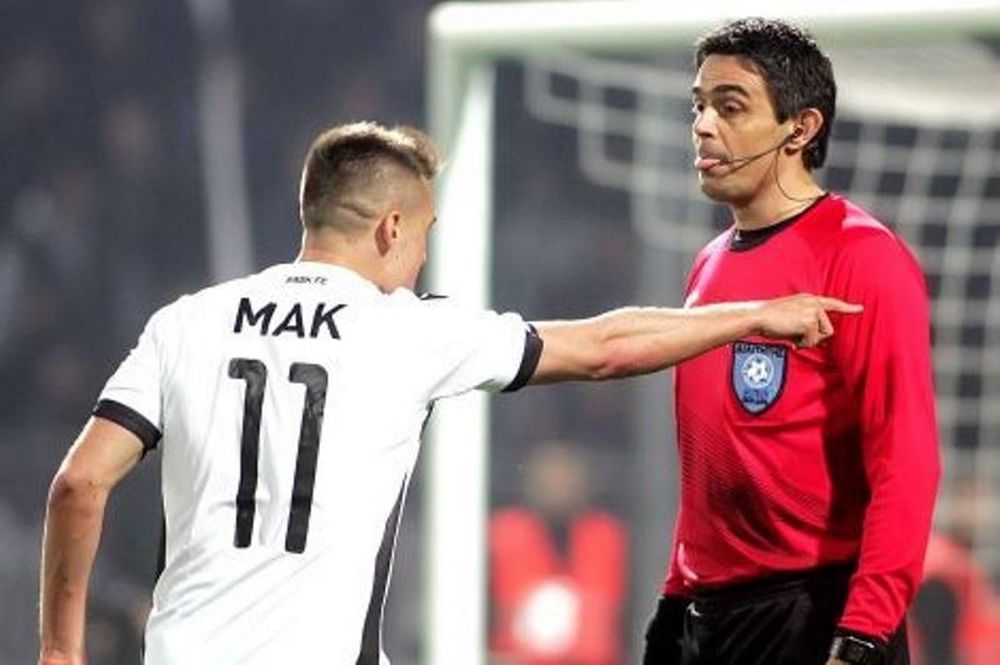 Μακ στον Μήτσιο: «Αν δεν είδες πέναλτι, τράβα σπίτι σου να δεις τηλεόραση με την οικογένειά σου!»